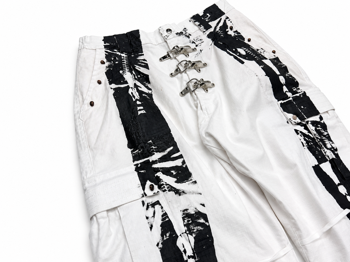 WHITE ZIPER CARGO PANTS - UMS 458-LL X AMORTRASH