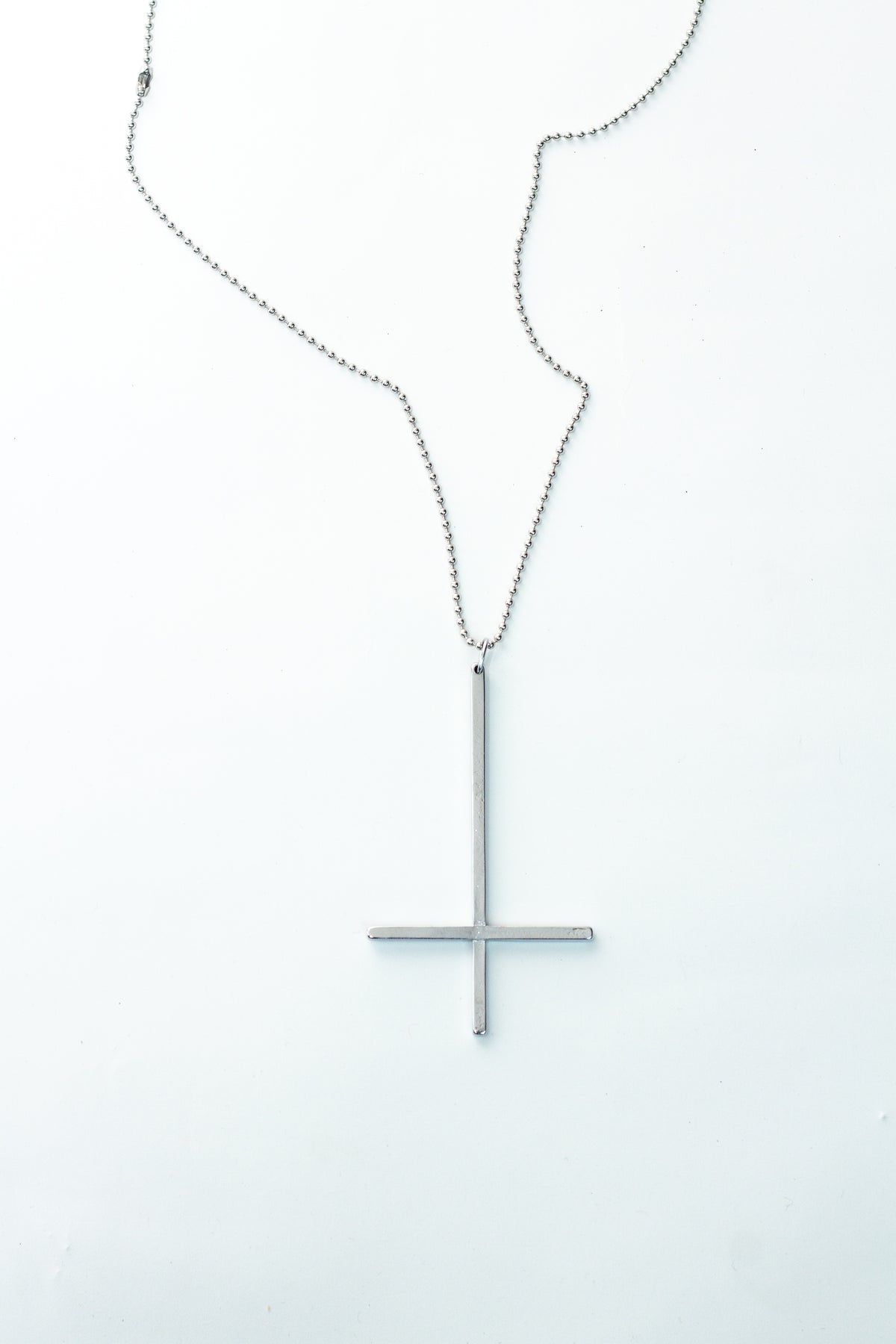 BIG UPSIDE DOWN CROSS CHAIN