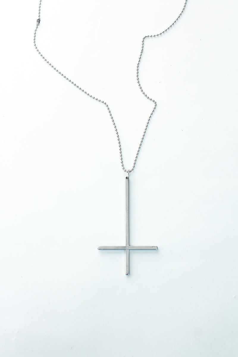 BIG UPSIDE DOWN CROSS CHAIN