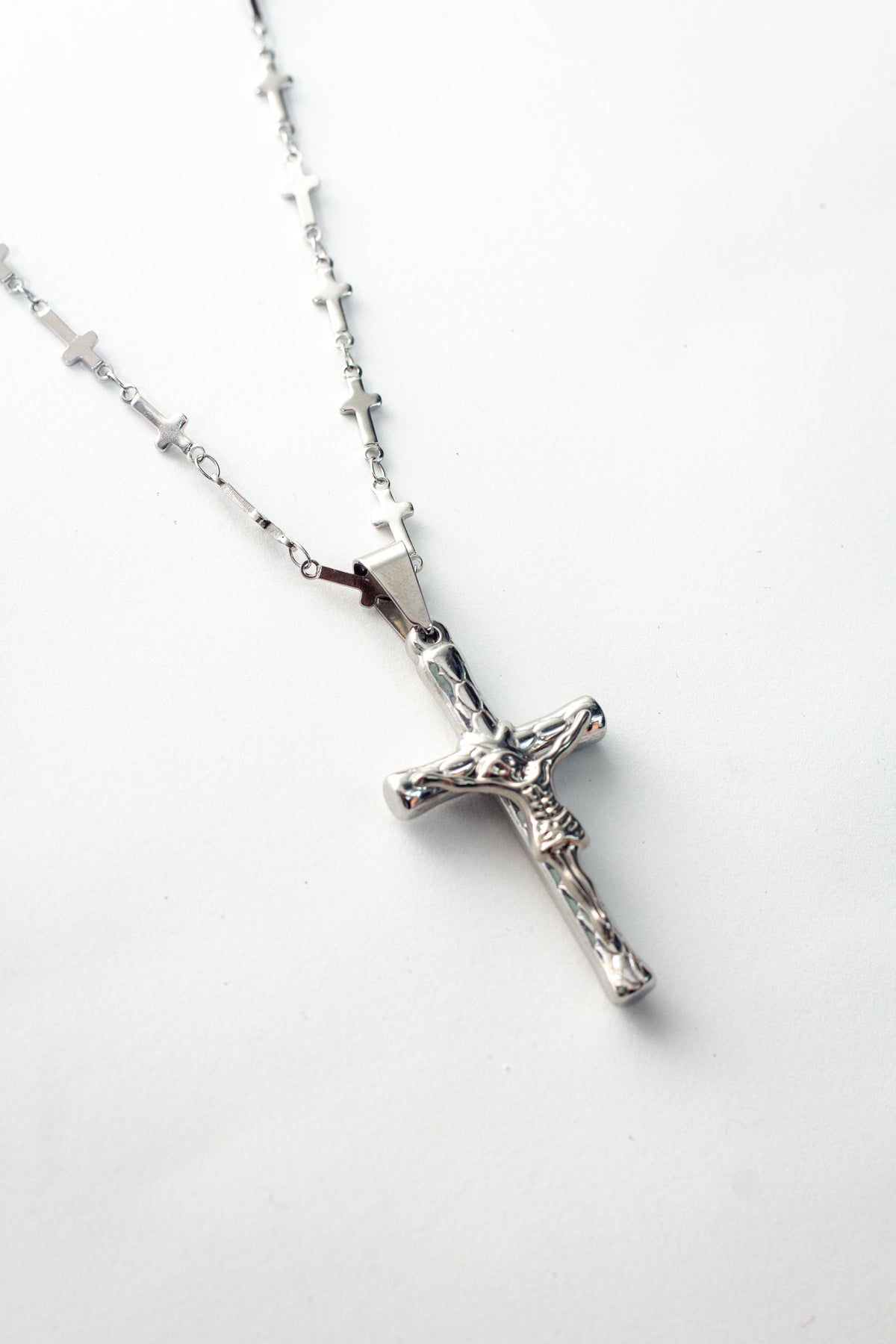 CRUCIFIX WITH CROSS LINK CHAIN
