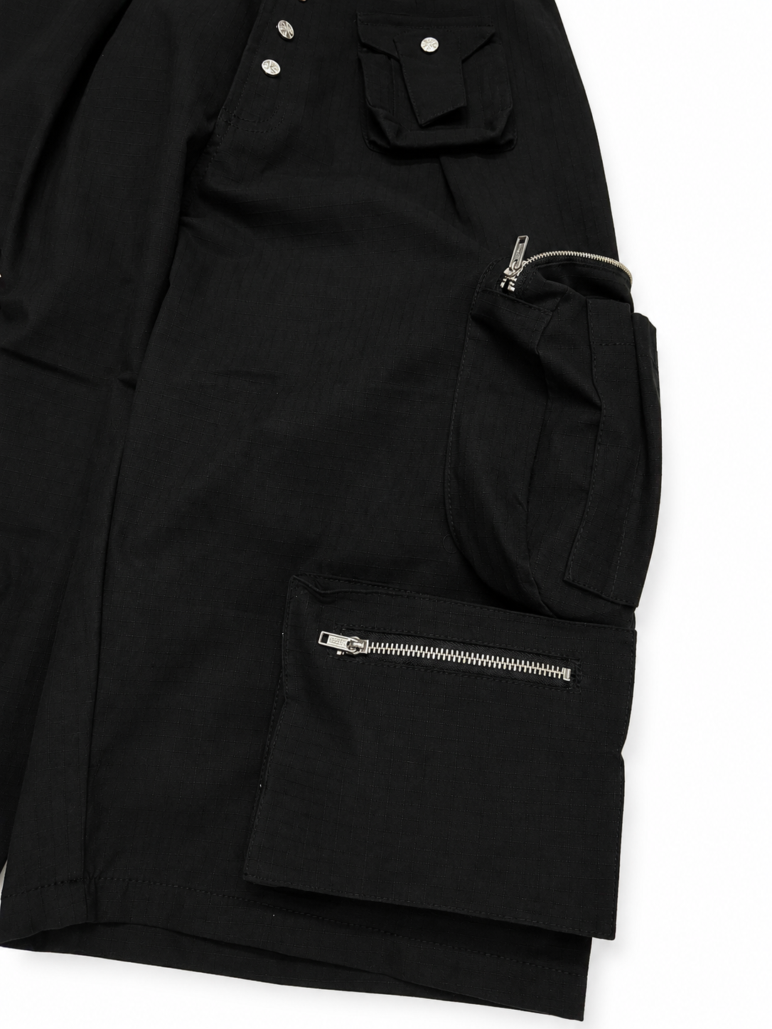 BLACK MULTI-POCKET CARGO SHORTS