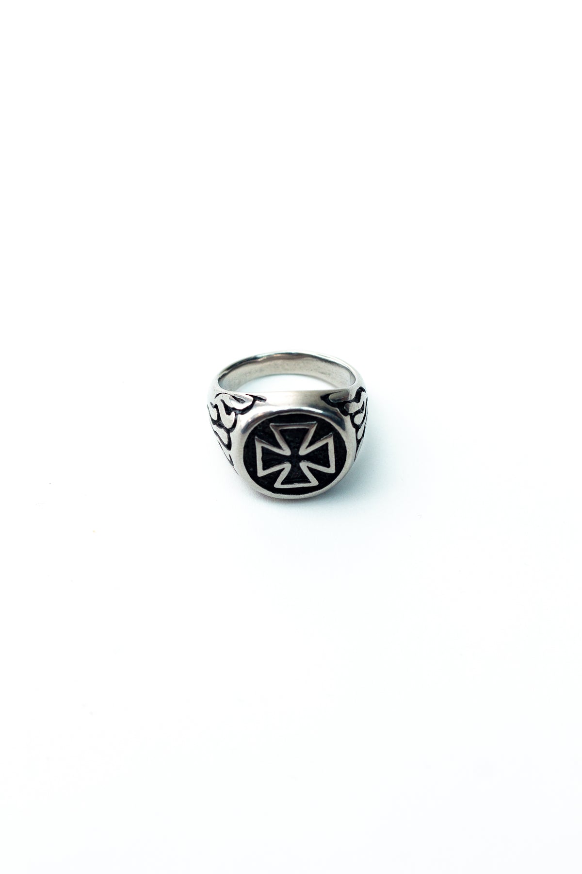 SQUARE CROSS RING
