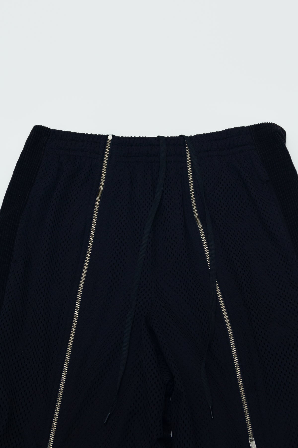 ZIP-UP MESH SHORTS