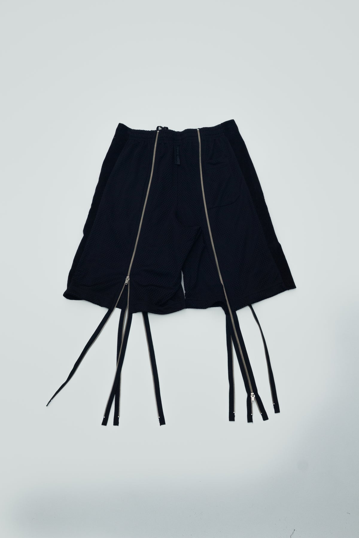 ZIP-UP MESH SHORTS