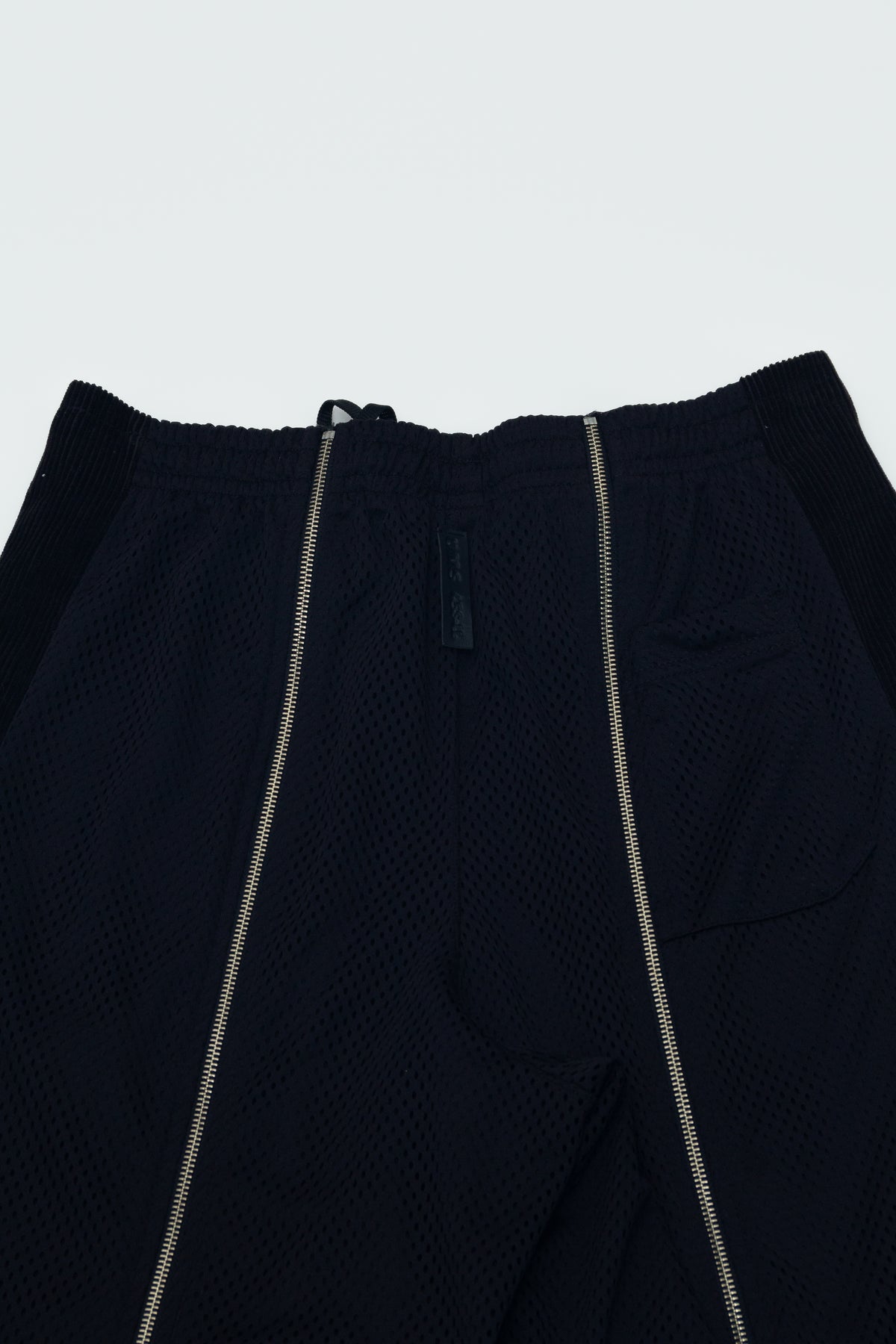 ZIP-UP MESH SHORTS