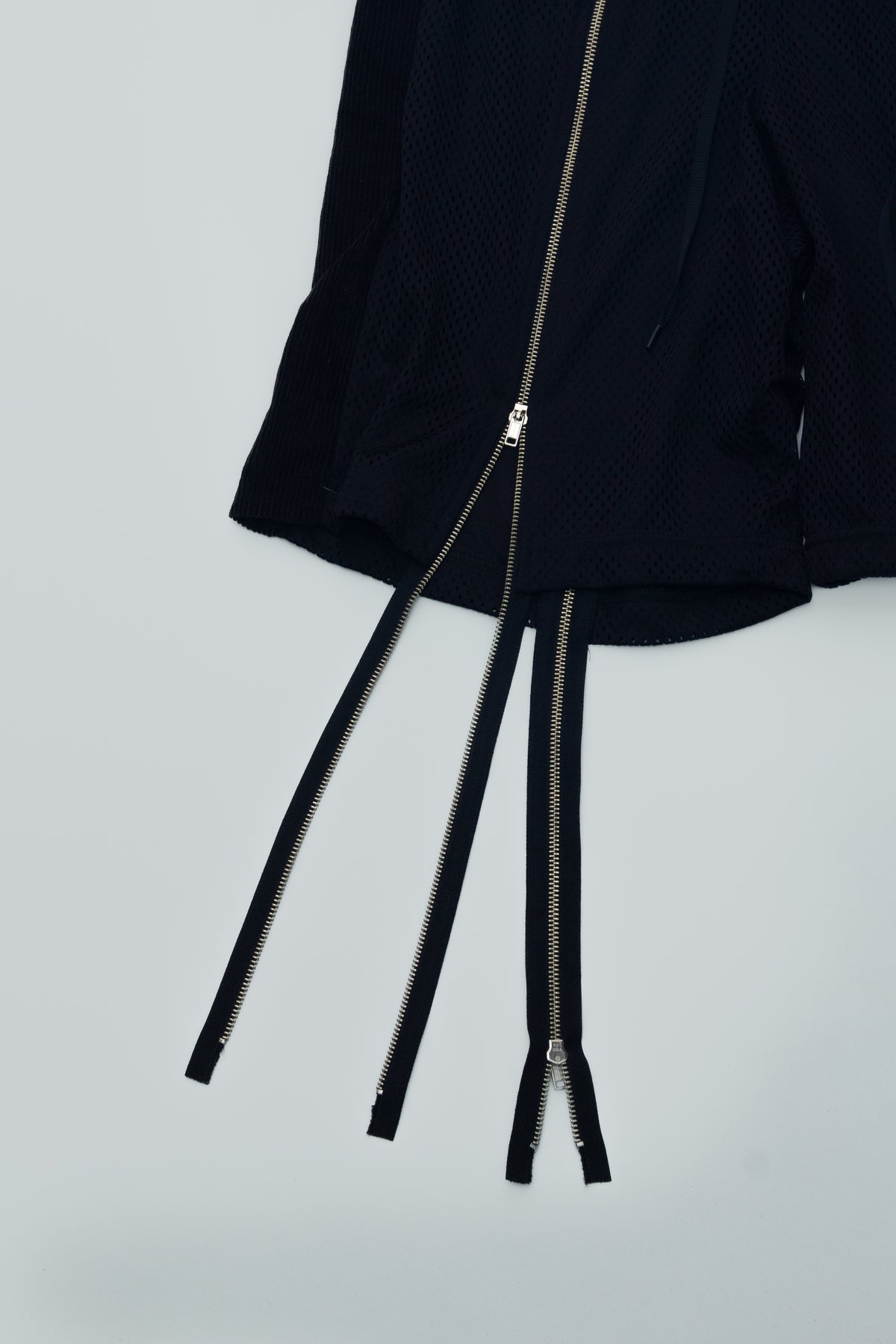ZIP-UP MESH SHORTS