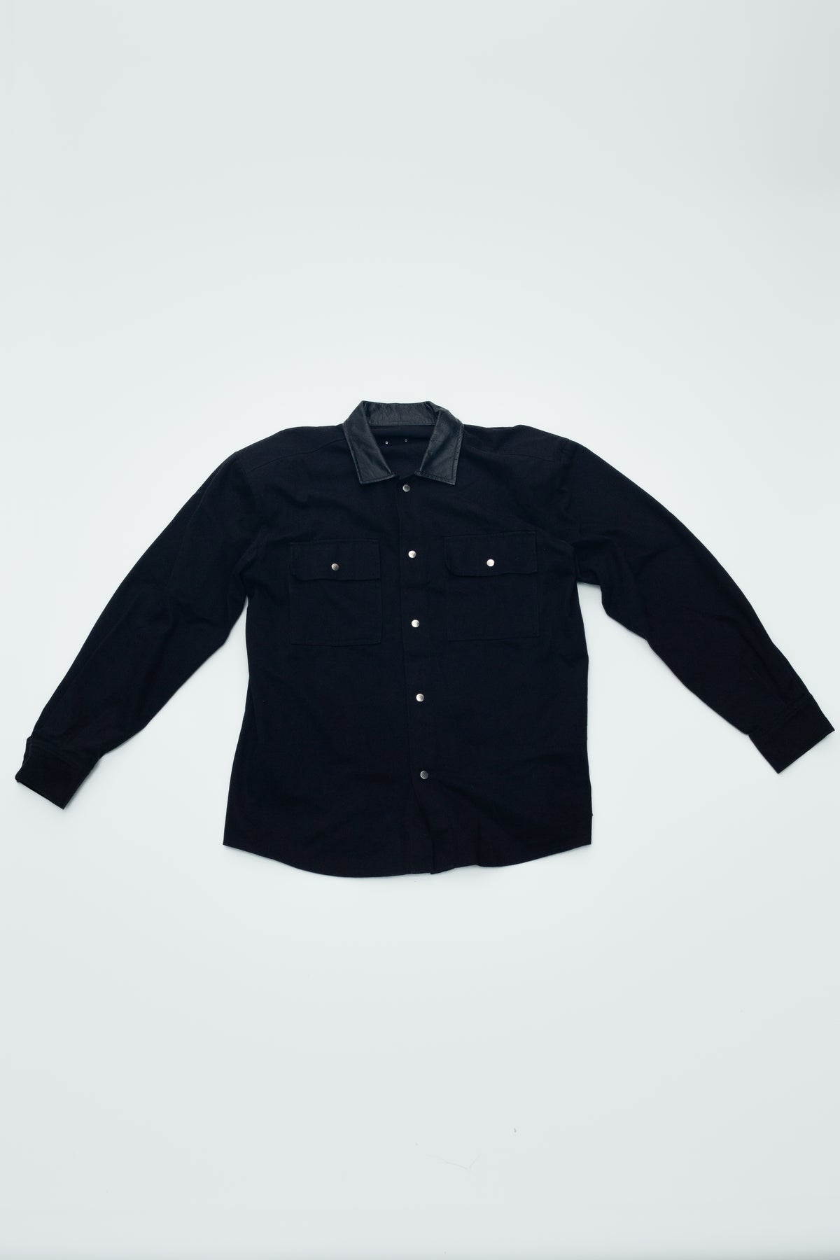 BLACK OVERSHIRT